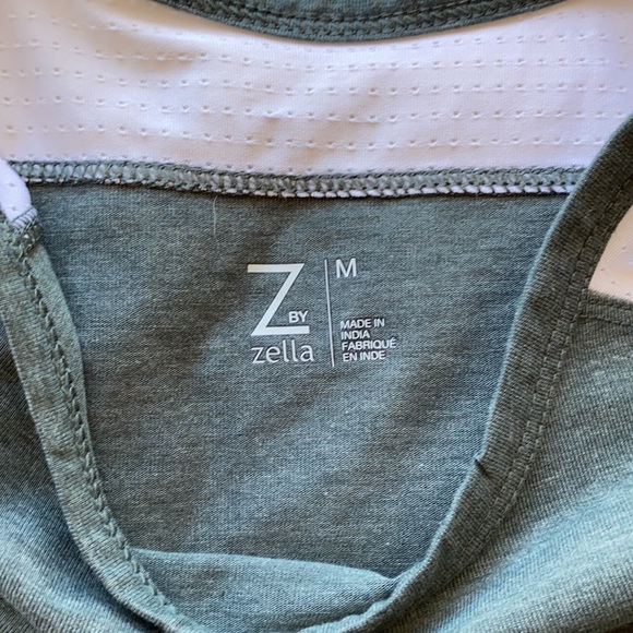 Z by Zella crop top with mesh paneling size M - Picture 3 of 5